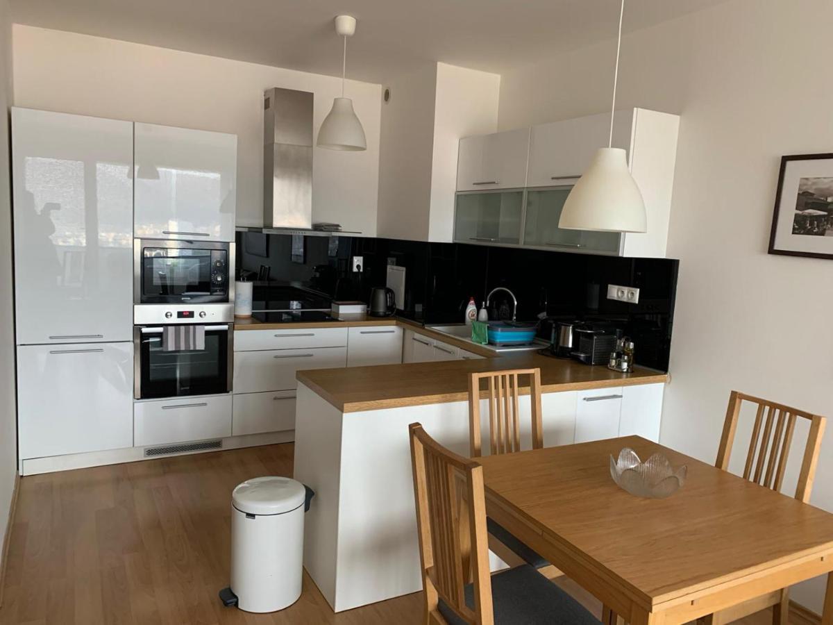Bl City View Apartment, 24Hr Self Check-In, Free Private Parking, Panoramic View From Balcony, 5-Minute Walk To City Centre Банска бистрица Екстериор снимка