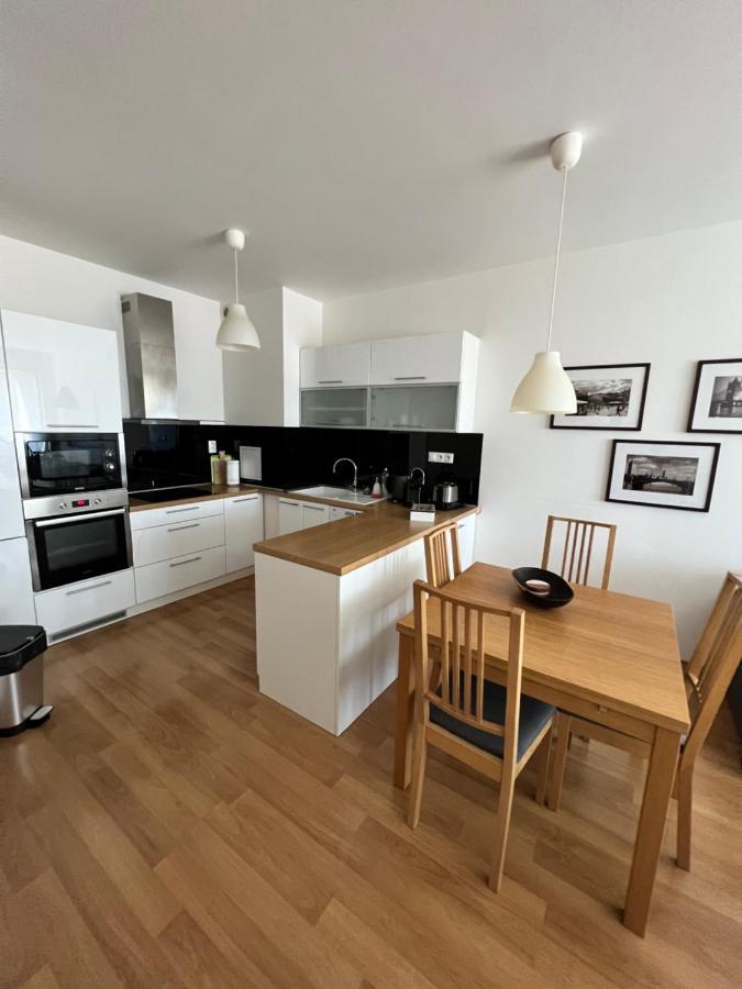 Bl City View Apartment, 24Hr Self Check-In, Free Private Parking, Panoramic View From Balcony, 5-Minute Walk To City Centre Банска бистрица Екстериор снимка