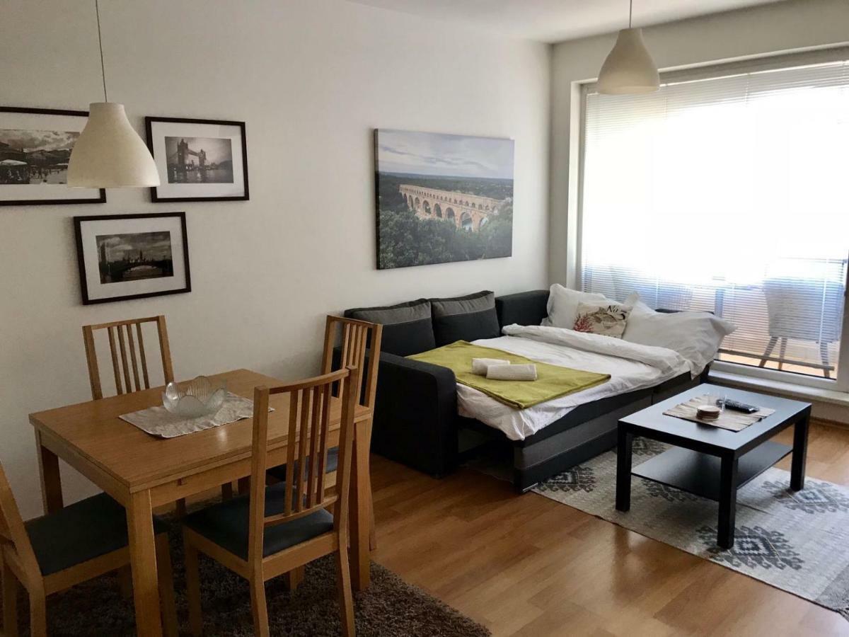 Bl City View Apartment, 24Hr Self Check-In, Free Private Parking, Panoramic View From Balcony, 5-Minute Walk To City Centre Банска бистрица Екстериор снимка